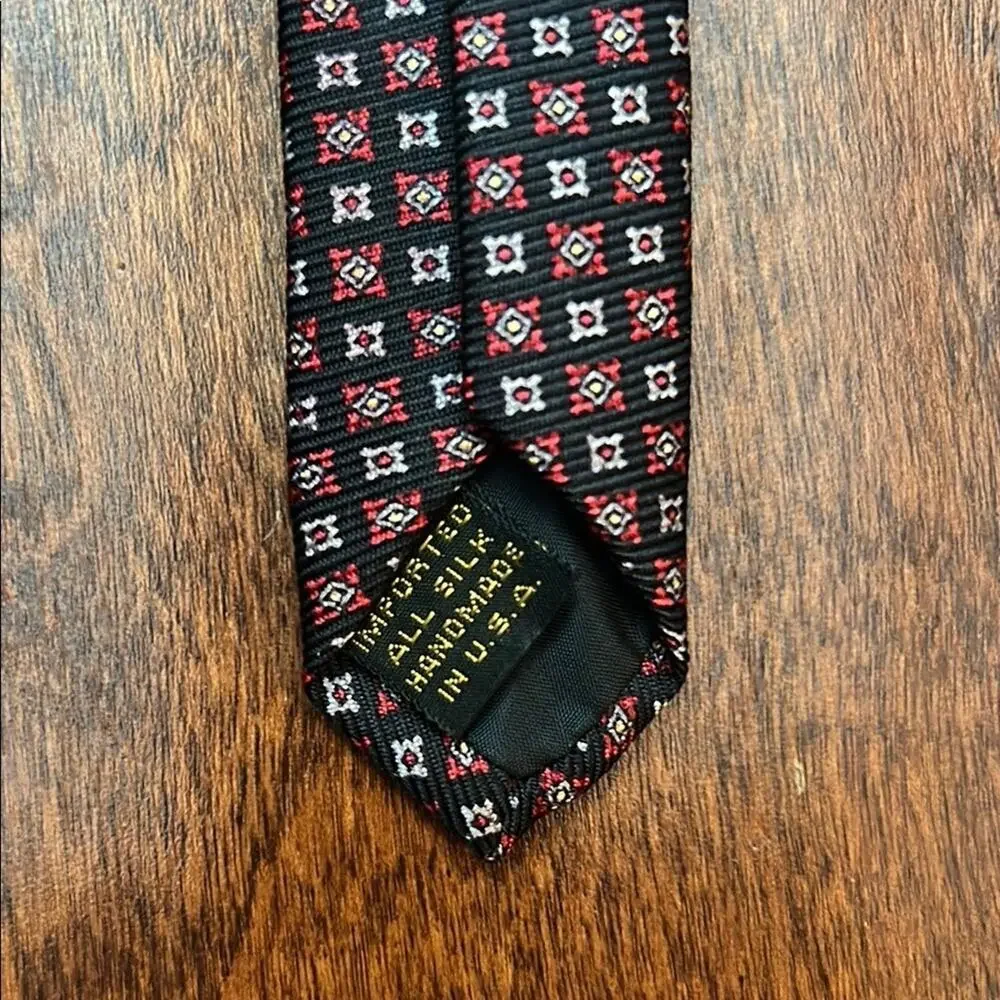Marcus, Neiman Marcus Sophisticated Black and Red Silk Tie